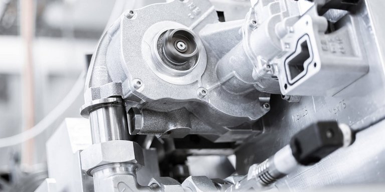 Aufnahme Mini-Hydraulikpumpe von Scherzinger Furtwangen